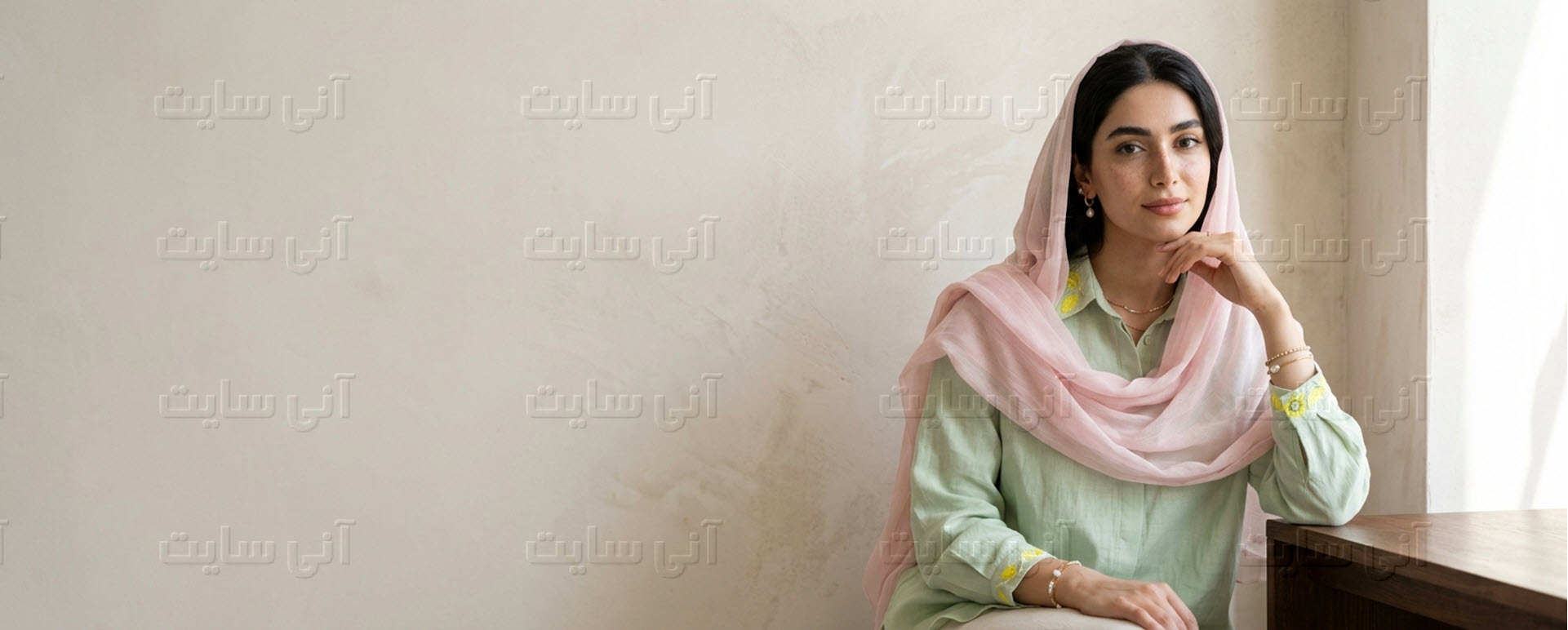 دانلود تصویر آماده برای بنر سایت فروشگاهی | لباس‌ زنانه خنک و نخی مناسب فصل تابستان