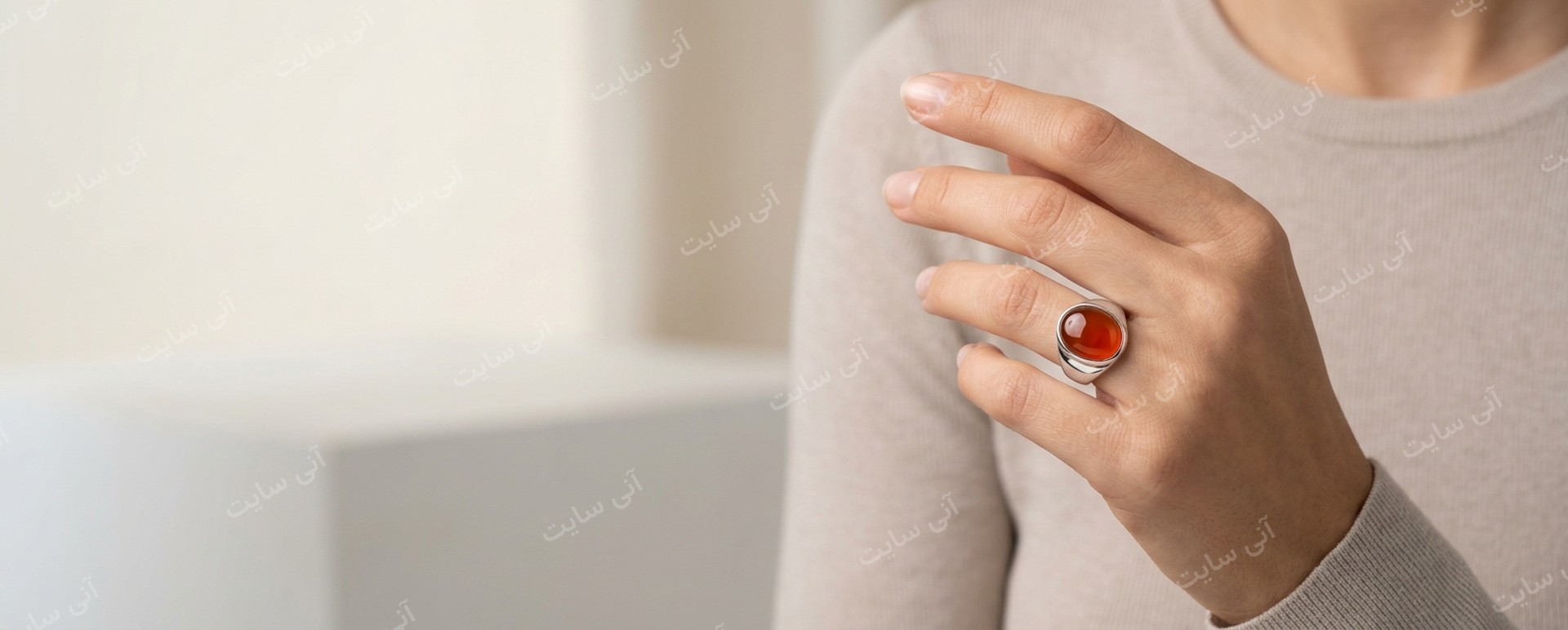 دانلود تصویر آماده برای بنر سایت فروشگاهی | انگشتر نقره عقیق زنانه