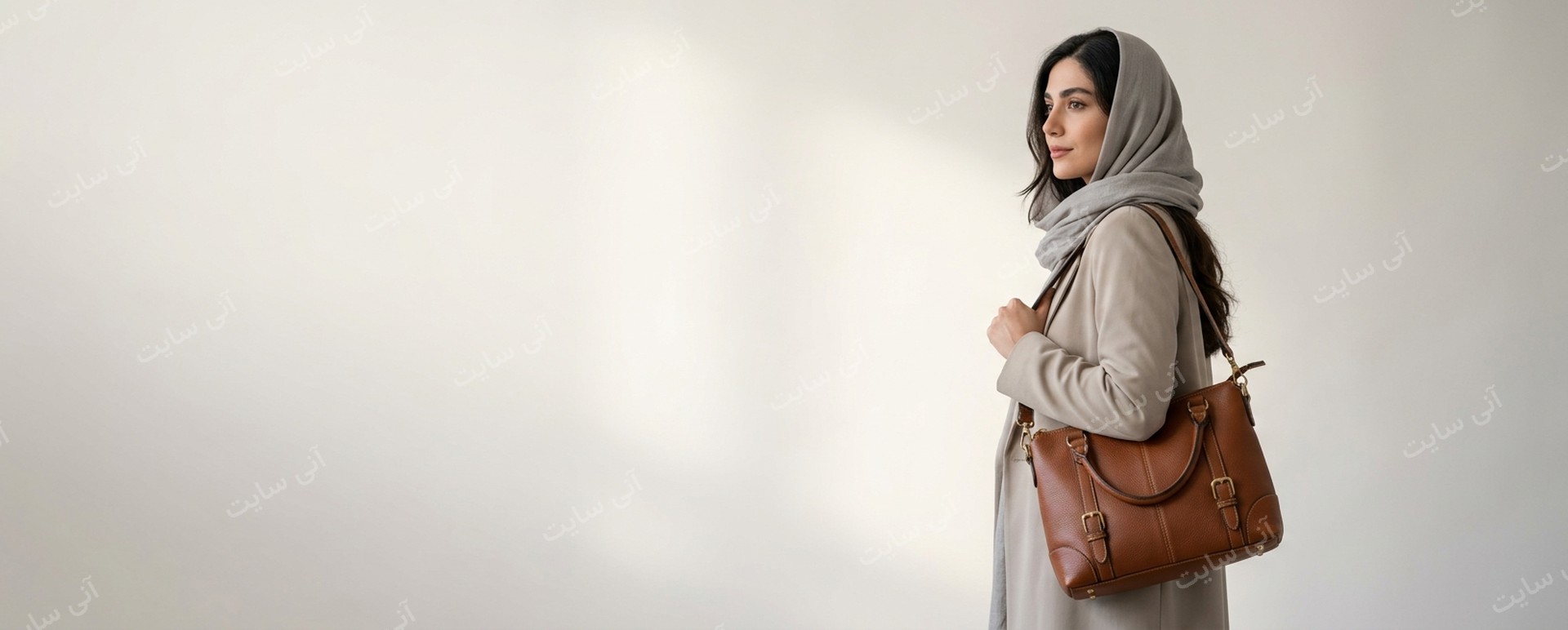 دانلود تصویر آماده برای بنر سایت فروشگاهی | دسته‌بندی کیف دوشی روزمره زنانه