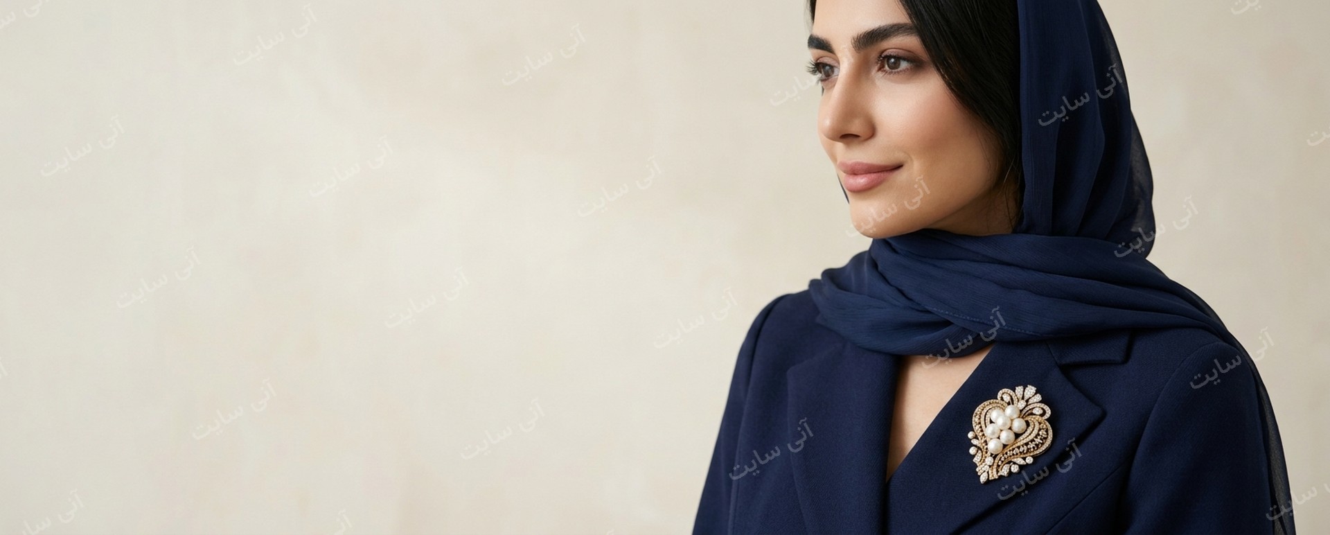 دانلود تصویر آماده برای بنر سایت فروشگاهی | سنجاق سینه زنانه